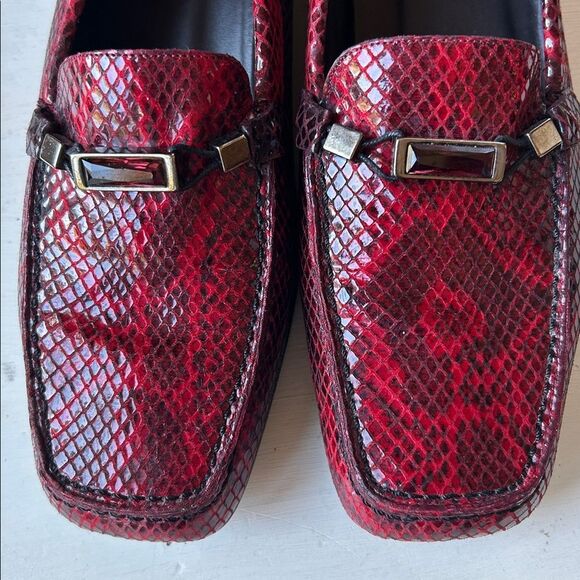 Stuart Weitzman Ruby Red Serpentine Slip On Oxfords Loafers Size 8.5 M - Picture 4 of 11